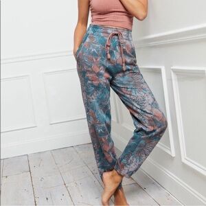 Anthropologie Daily Practice Camilla Floral
Knit Joggers Pant Sweatpant Sz S